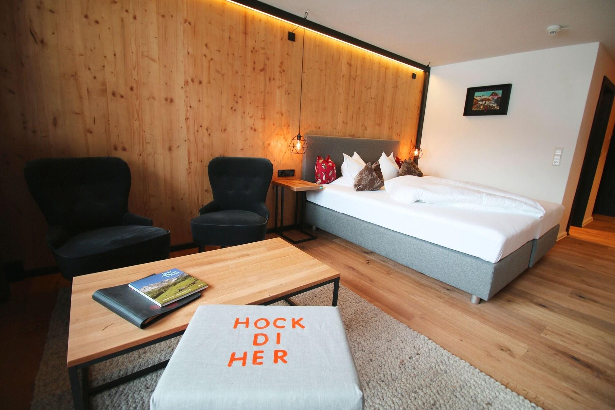 Berghotel Basur - Das Schihotel Am Arlberg Flirsch Exteriör bild