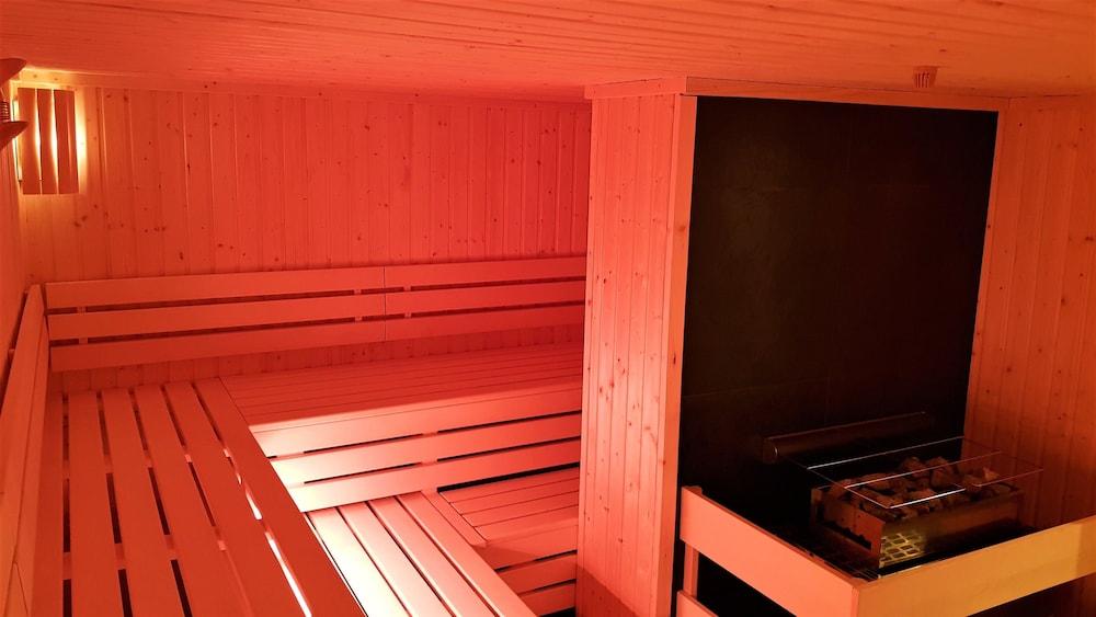 Berghotel Basur - Das Schihotel Am Arlberg Flirsch Exteriör bild