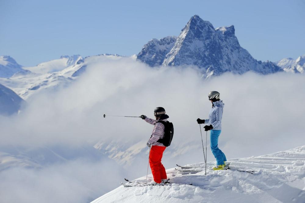 Berghotel Basur - Das Schihotel Am Arlberg Flirsch Exteriör bild