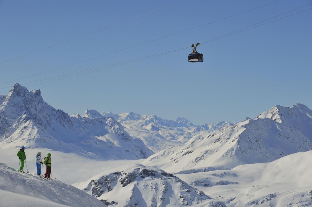 Berghotel Basur - Das Schihotel Am Arlberg Flirsch Exteriör bild