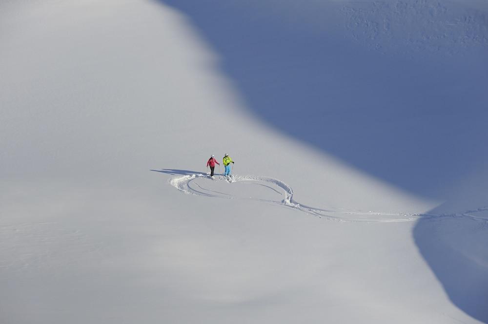 Berghotel Basur - Das Schihotel Am Arlberg Flirsch Exteriör bild