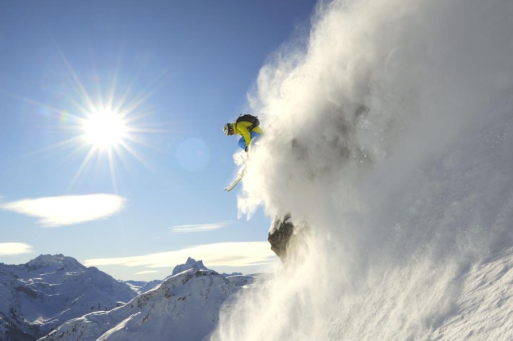 Berghotel Basur - Das Schihotel Am Arlberg Flirsch Exteriör bild
