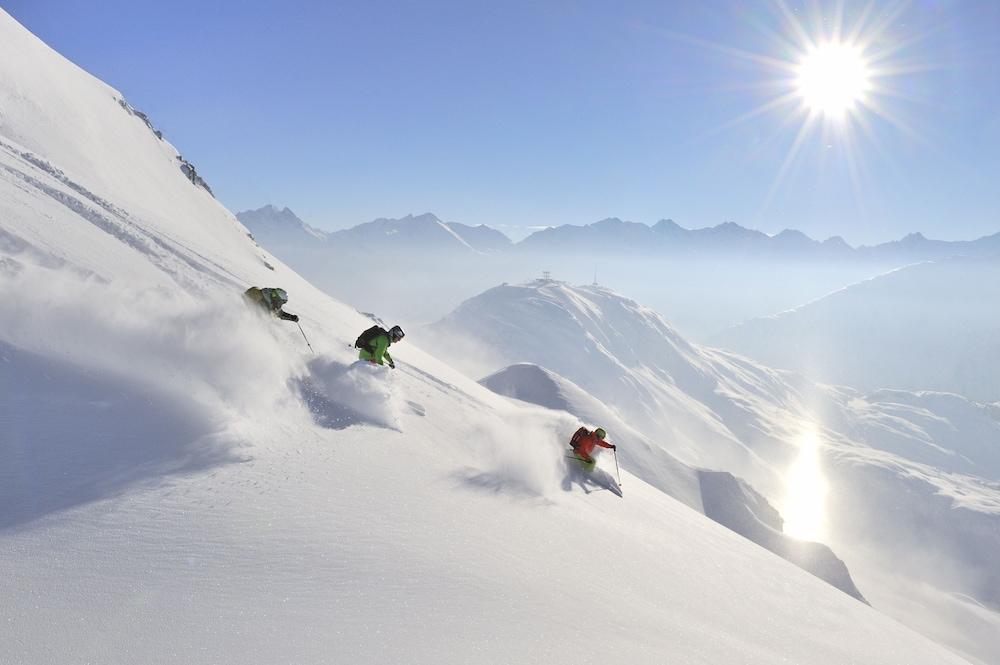 Berghotel Basur - Das Schihotel Am Arlberg Flirsch Exteriör bild