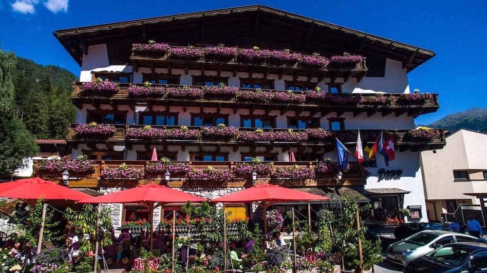 Berghotel Basur - Das Schihotel Am Arlberg Flirsch Exteriör bild