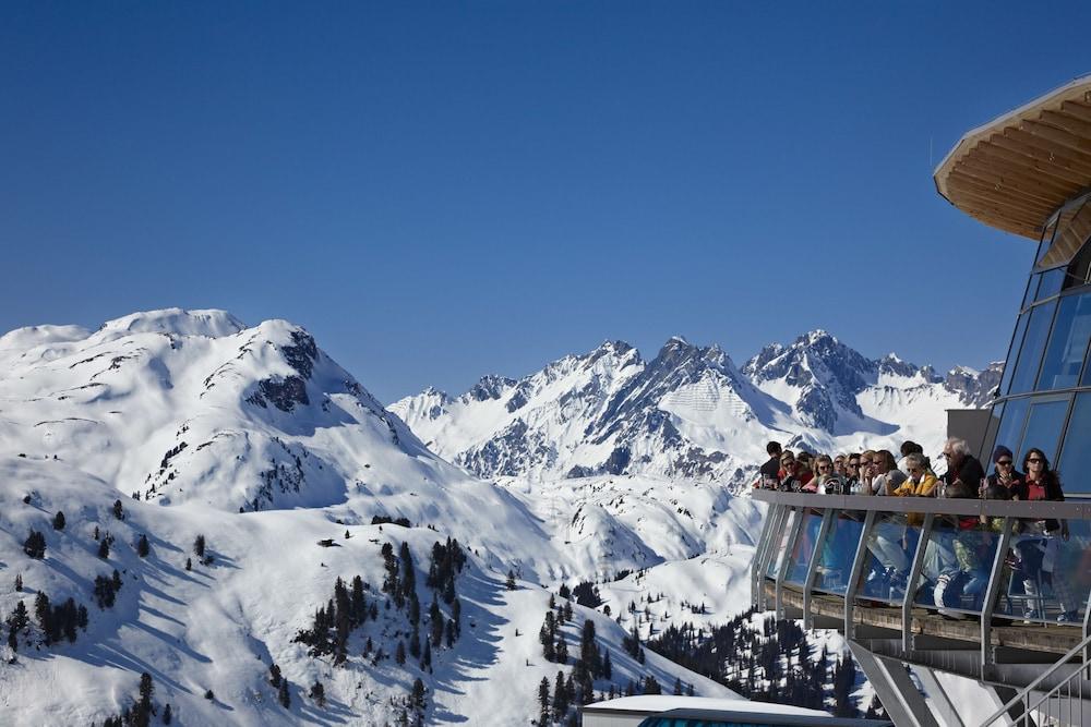 Berghotel Basur - Das Schihotel Am Arlberg Flirsch Exteriör bild