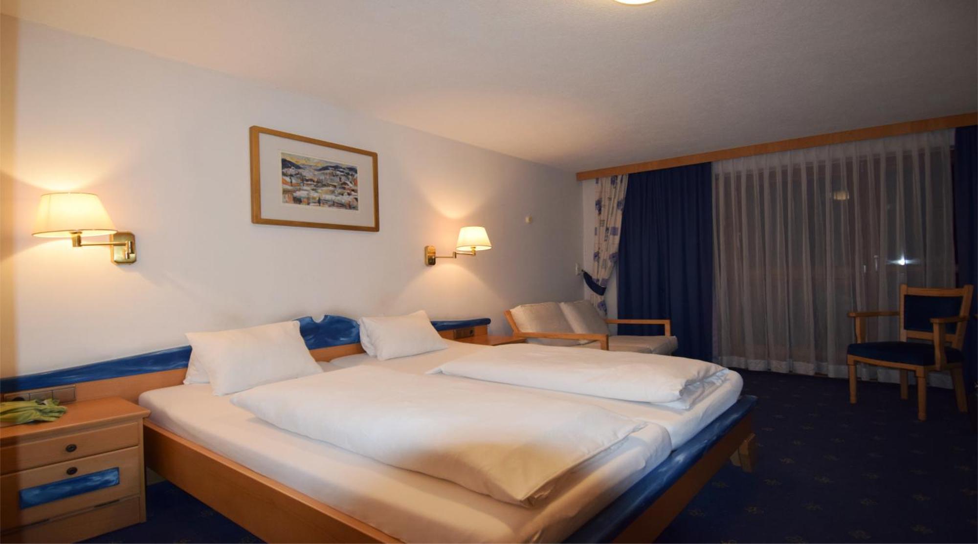 Berghotel Basur - Das Schihotel Am Arlberg Flirsch Rum bild